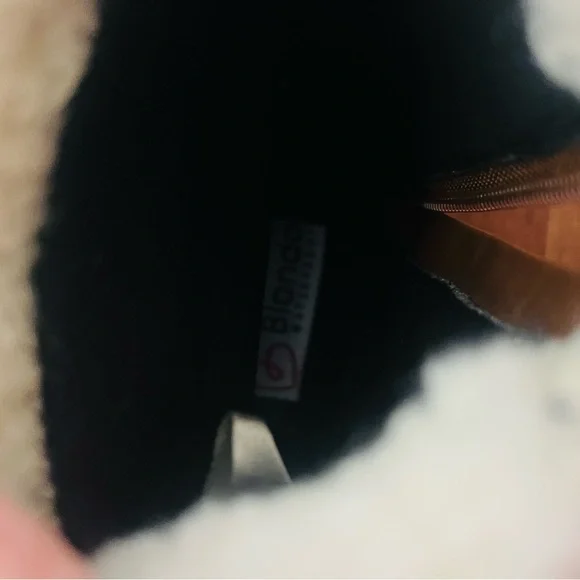 Blonde 7.5 Women's Tan Suede Ankle Boots with Cream Fur Lining like new! - Picture 5 of 11